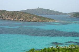 Vista sulla torre a Tuerredda