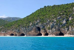 Le grotte di Cala Luna 