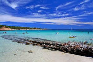 La spiaggia del relitto a Caprera